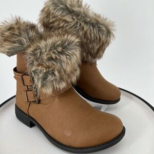 OLIVIA MILLER FAUX FUR VEGAN LEATHER‎ FASHION SHERPA LINED BOOTIES.